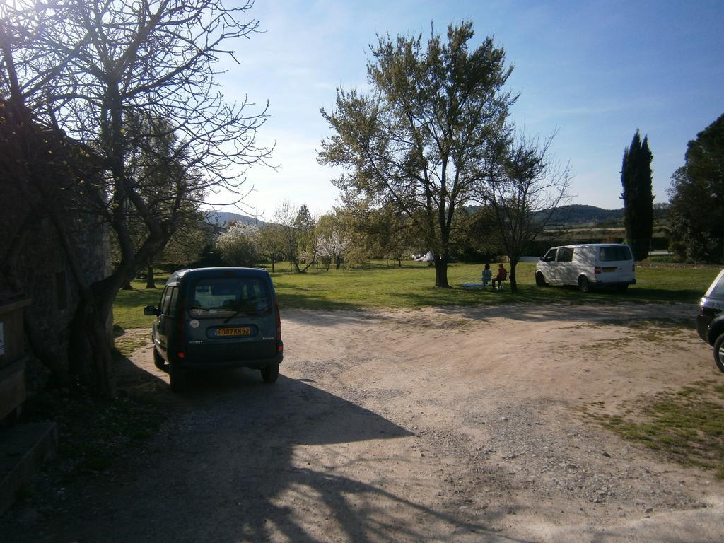 Vallon-Pont-dʼArc Gite L'Etape מראה חיצוני תמונה