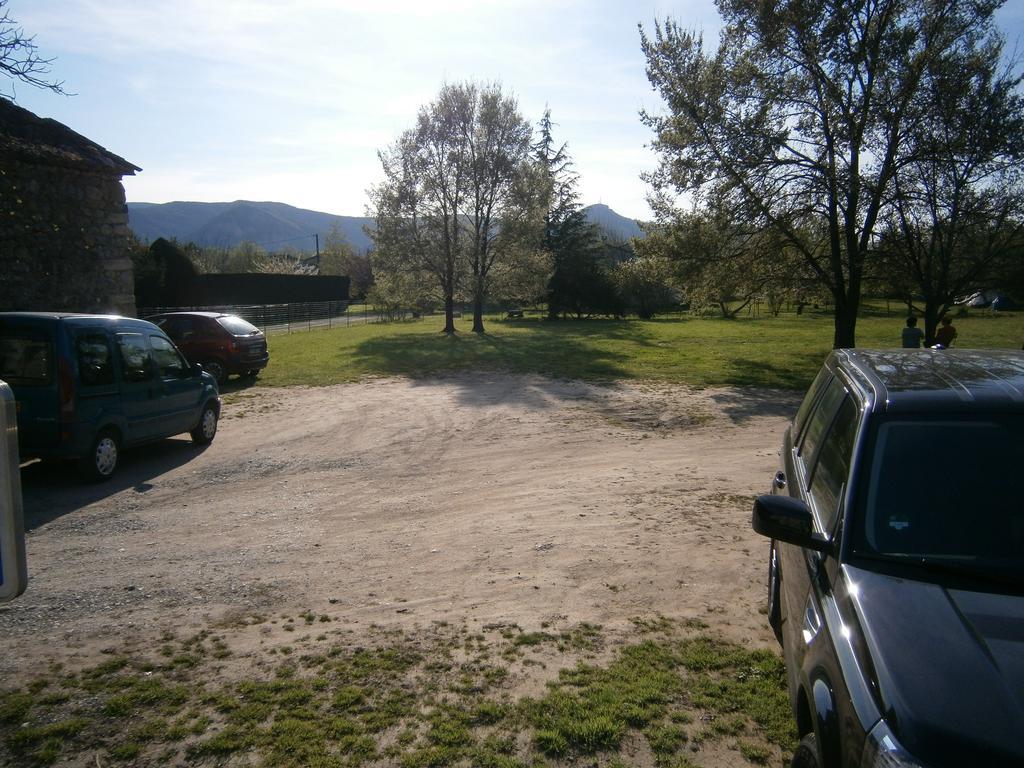 Vallon-Pont-dʼArc Gite L'Etape מראה חיצוני תמונה